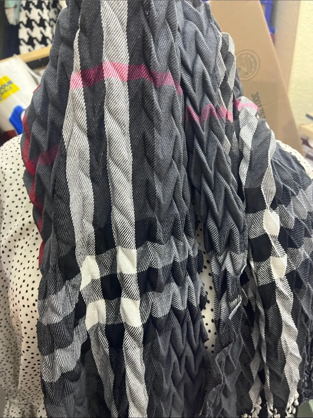 Gray Plaid Crinkled Pattern Lightweight Fringe Scarf - Women Accessories S222